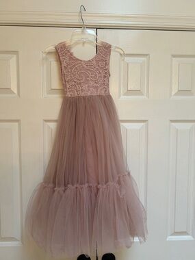Girl size 4 flower girl Easter formal fancy lace tulle lined dress dusty rose